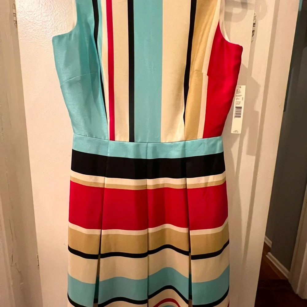 Dress - Picture 1 of 4